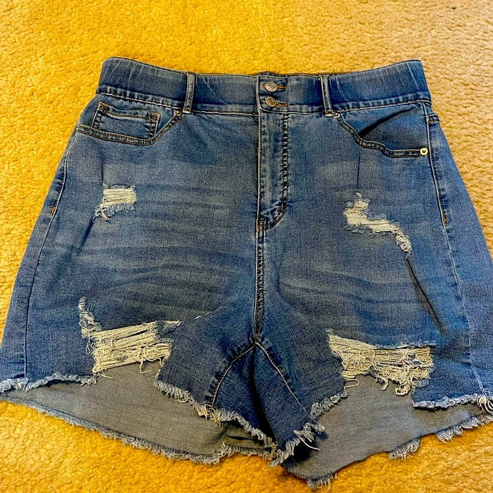 Fashion to Figure size 18 distressed denim shorts with elastic waist band